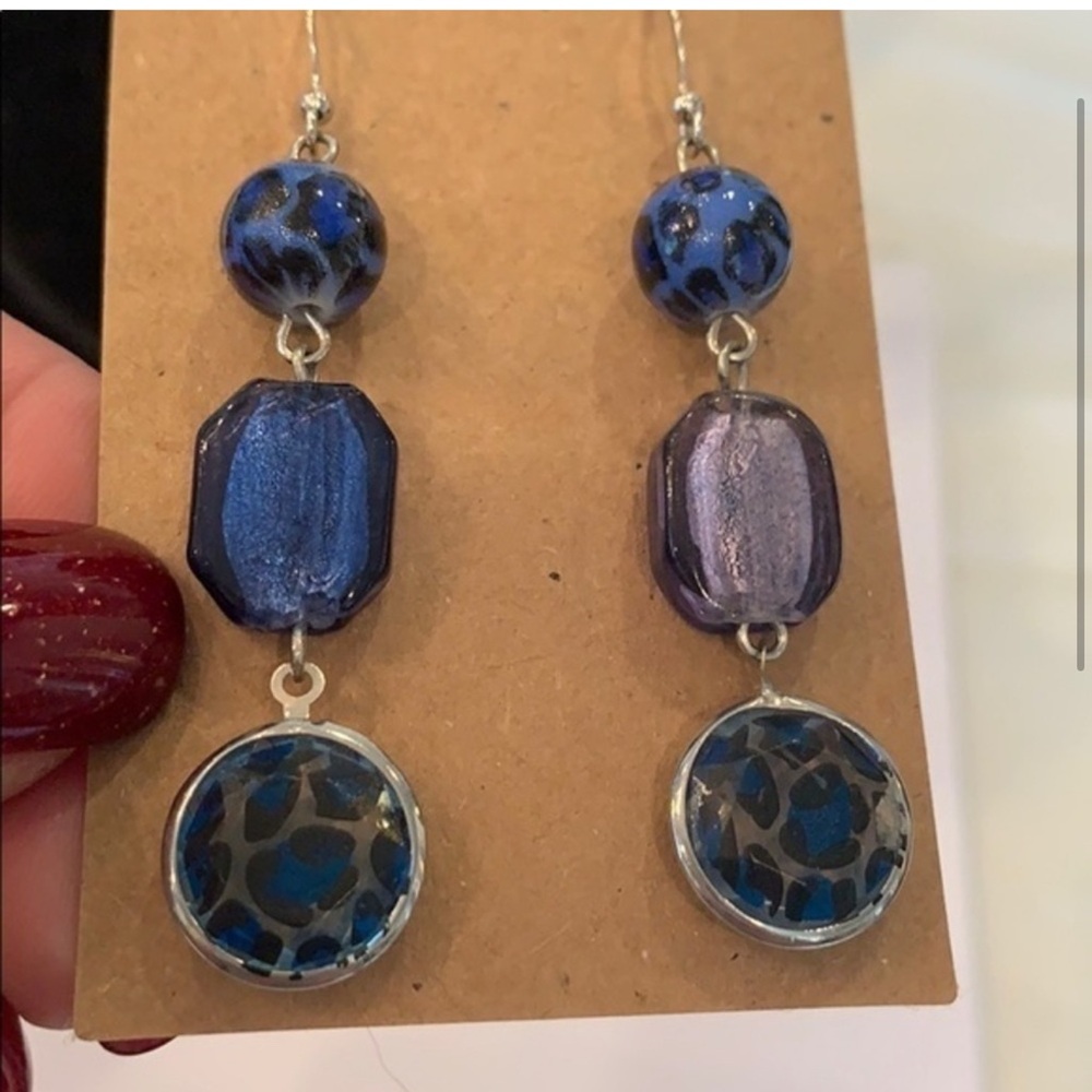 NWOT Charming Charlie Blue Glass Cheetah Dangle Earrings - Picture 2 of 5